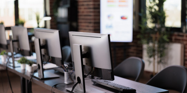 Proyectos de ICT Oficinas / Locales Comerciales en Barcelona · Diseño e implementación de redes cableadas e inalámbricas